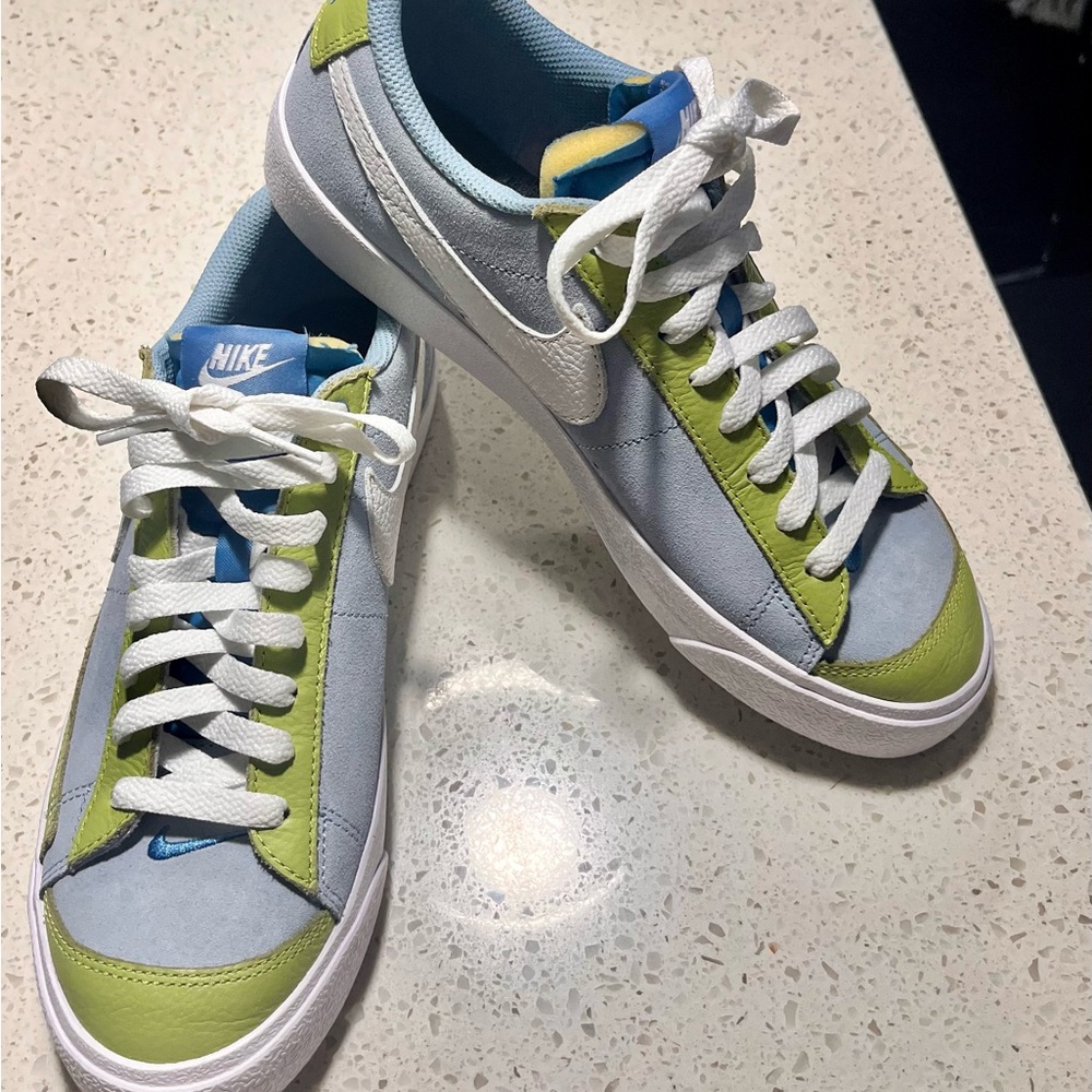 Nike Women's Sneakers in Blue and Lime